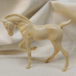 Hartland Molded Plastic Horse Foal Figure 4" X 4.5" Cream